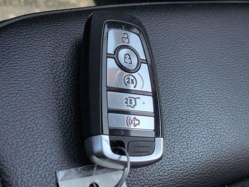 Used 2021 Ford Edge SEL FWD image 30