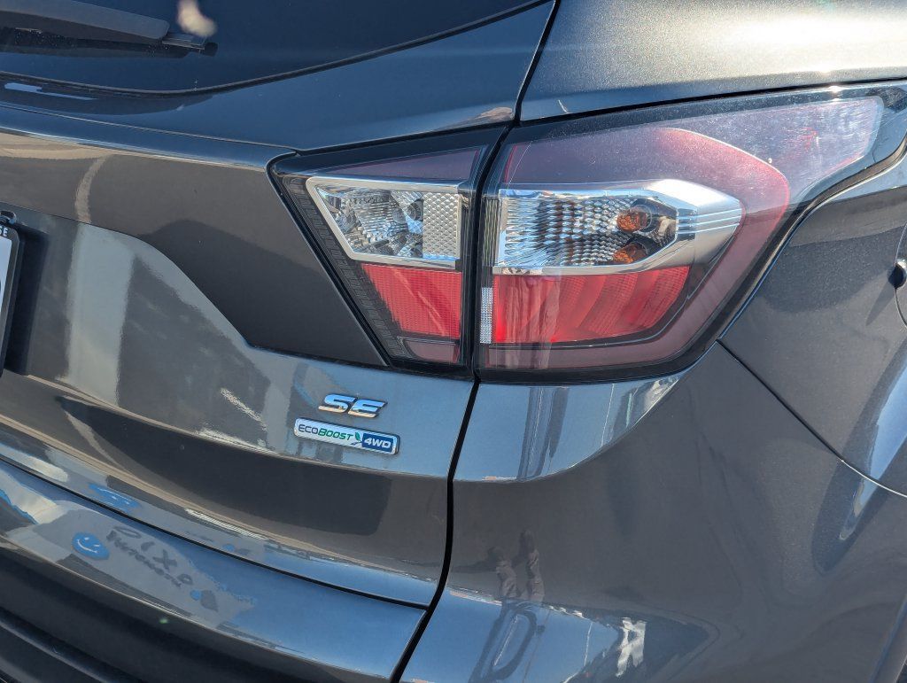 Used 2018 Ford Escape SE w/ SE Sport Appearance Package AWD/4WD image 5