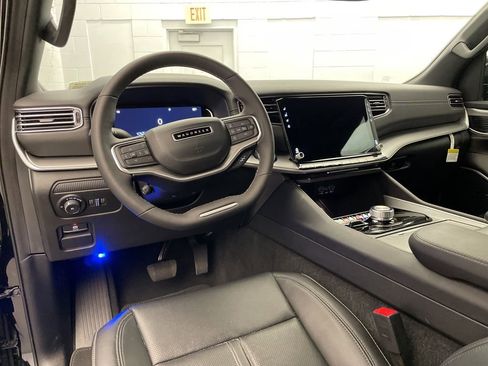 New 2025 Jeep Wagoneer 4WD image 12