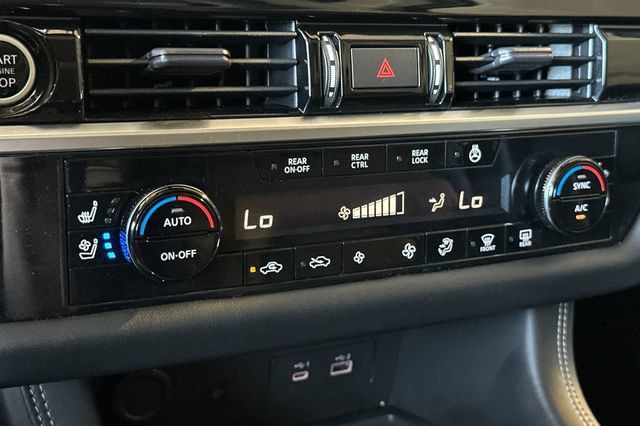 Used 2023 Nissan Pathfinder Platinum FWD image 20