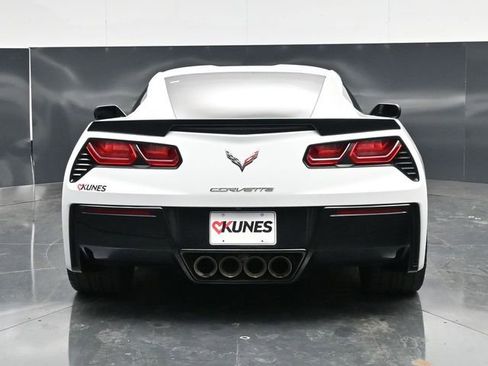 Used 2016 Chevrolet Corvette Stingray Coupe RWD image 12