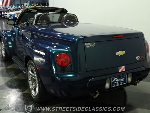 Used 2006 Chevrolet SSR w/ Preferred Equipment Group RWD image 8