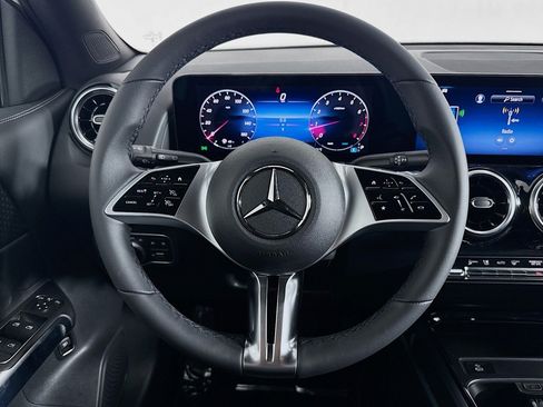 New 2026 Mercedes-Benz GLB 250 image 17