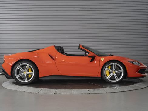 Used 2025 Ferrari 296 GTS RWD image 6