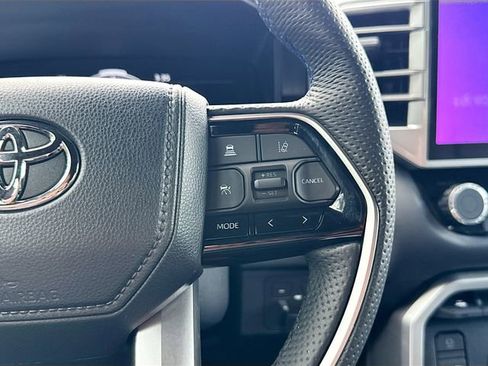 Used 2025 Toyota Sequoia Platinum AWD/4WD image 41