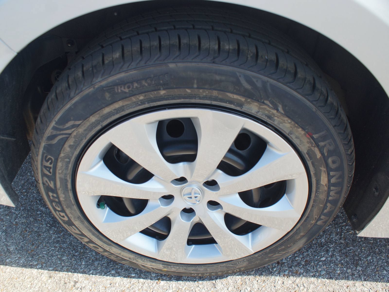 Used 2024 Toyota Corolla LE FWD image 24