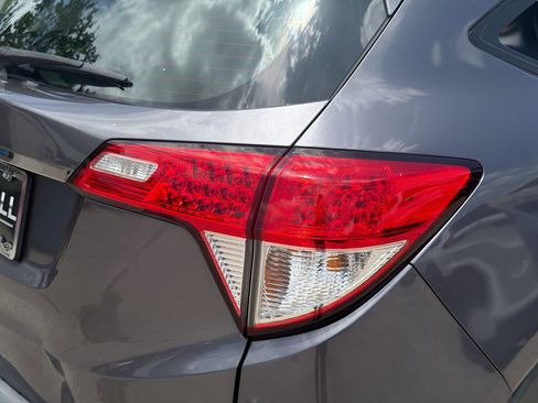 Used 2021 Honda HR-V LX image 24