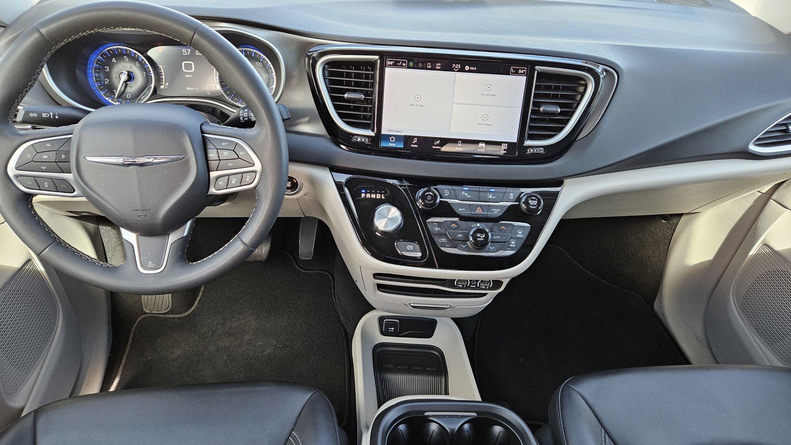 Used 2024 Chrysler Pacifica Touring-L FWD image 9