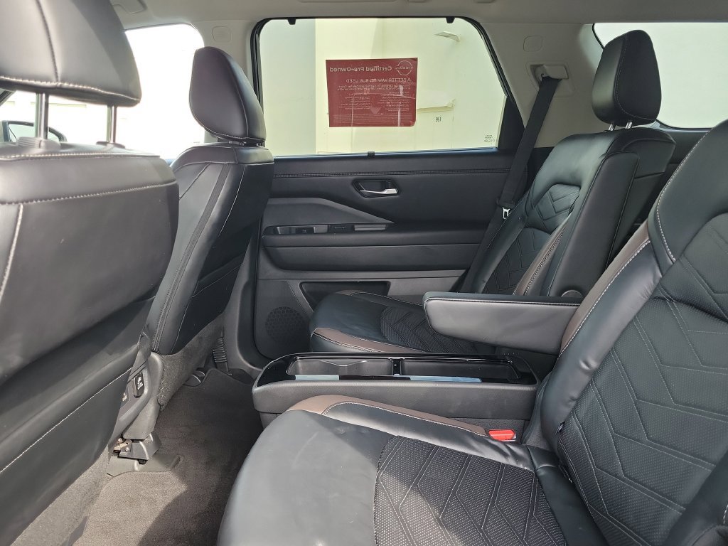 Certified 2023 Nissan Pathfinder Platinum w/ Lighting Package (N93) FWD image 18