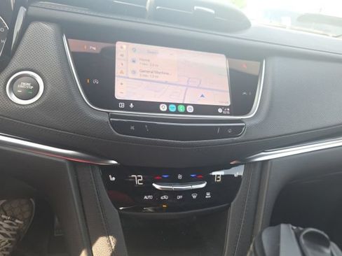 Used 2025 Cadillac XT6 Luxury AWD/4WD image 3