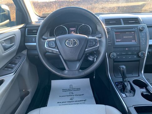 Used 2017 Toyota Camry SE image 13
