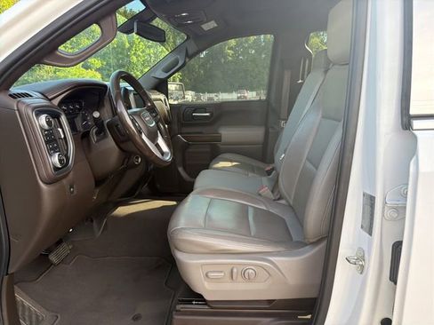 Used 2019 GMC Sierra 1500 SLT w/ X31 Off-Road Package AWD/4WD image 10