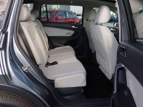 Used 2018 Volkswagen Tiguan SE image 26