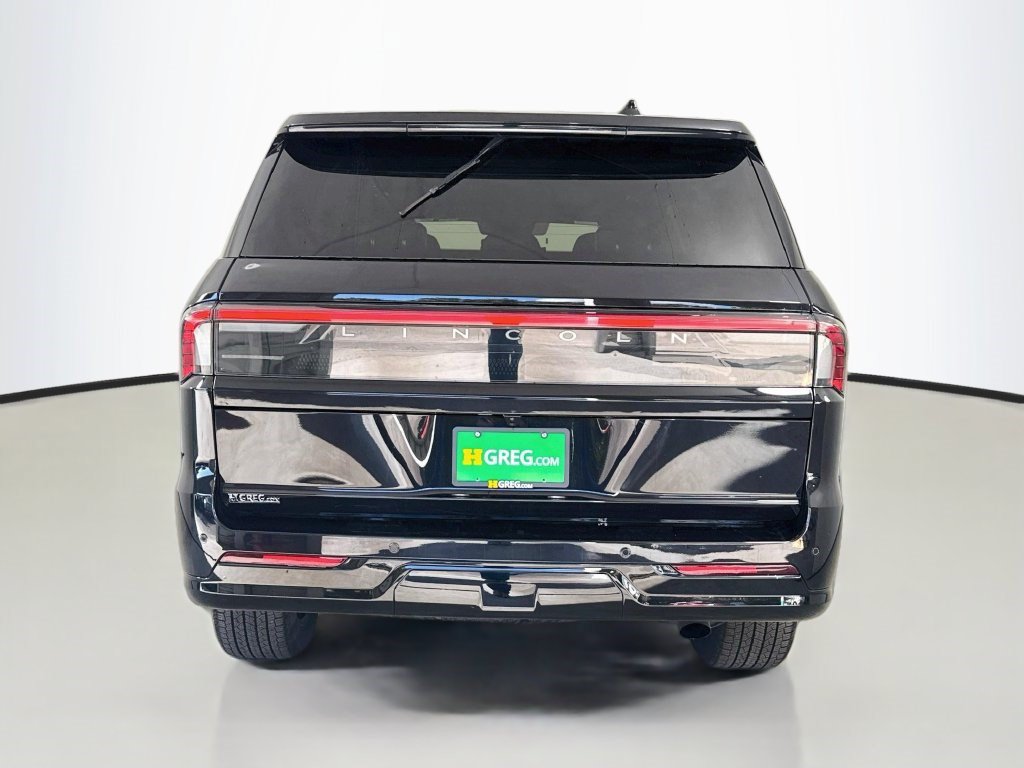 Used 2025 Lincoln Navigator Reserve AWD/4WD image 8