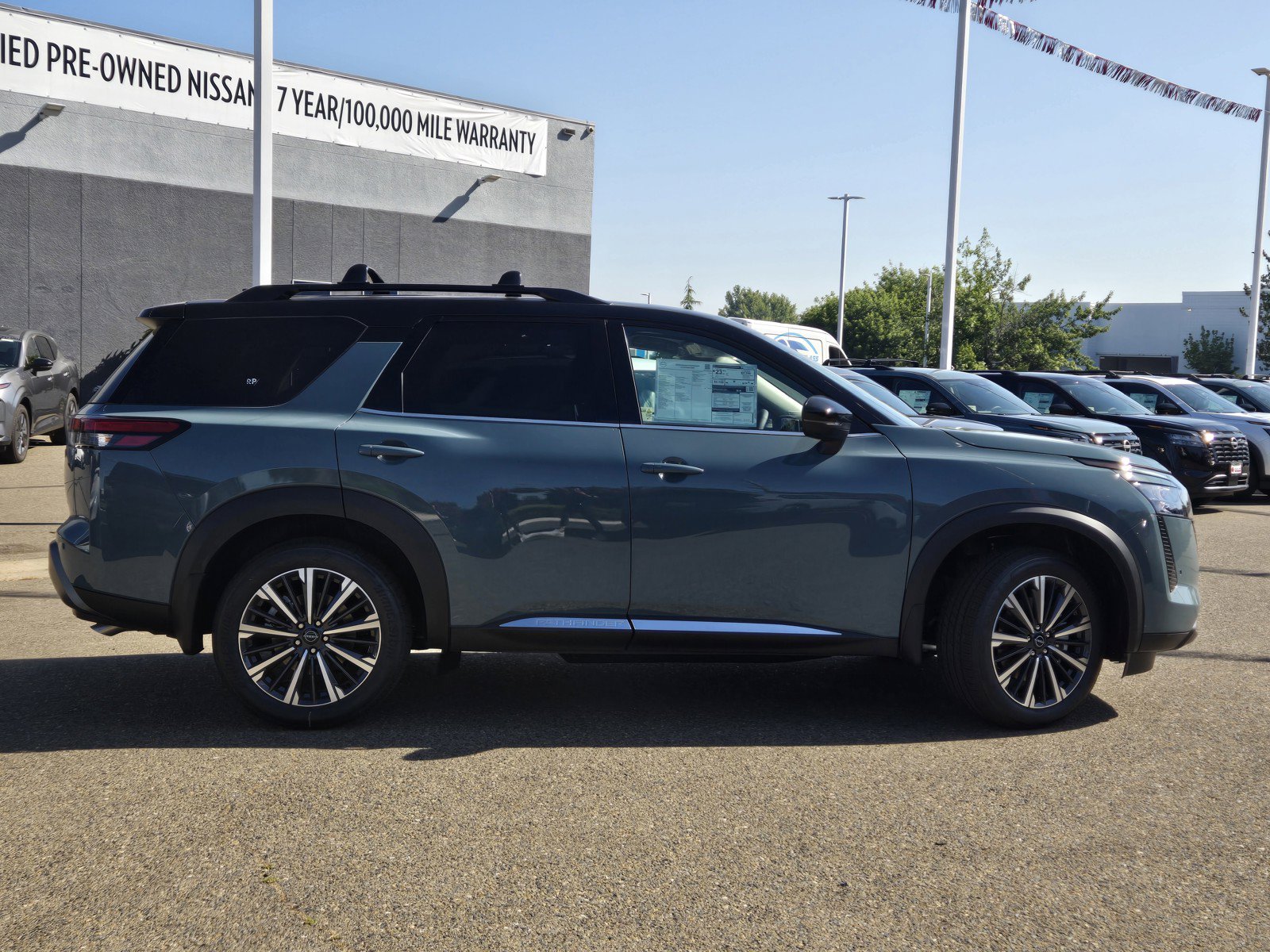 New 2026 Nissan Pathfinder Platinum w/ Cargo Package FWD image 3