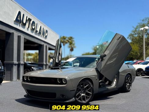 Used 2017 Dodge Challenger R/T Scat Pack RWD image 1