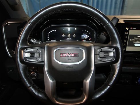 Used 2022 GMC Sierra 1500 SLE w/ Preferred Package AWD/4WD image 11