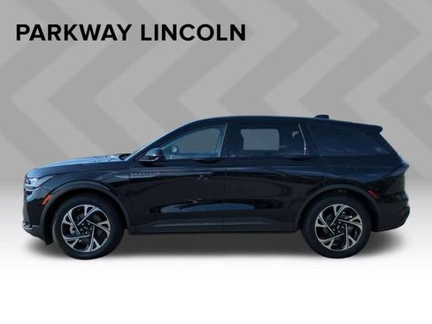 Used 2026 Lincoln Nautilus Premier w/ Equipment Group 102A AWD/4WD image 2