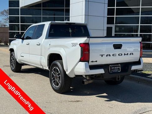 Used 2025 Toyota Tacoma TRD Sport w/ TRD Sport Premium Package AWD/4WD image 5