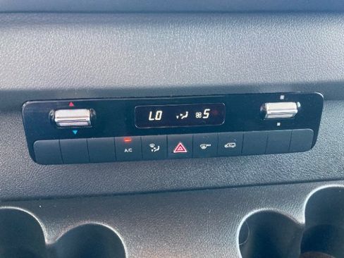 Used 2019 Mercedes-Benz Sprinter 144 image 20