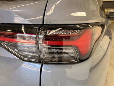 Used 2025 Mitsubishi Outlander SEL AWD/4WD image 3