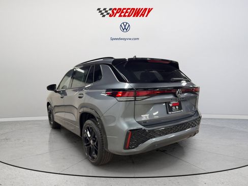 New 2026 Volkswagen Tiguan SE R-Line image 8