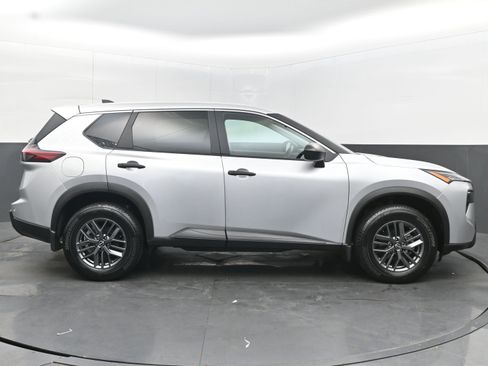 Certified 2025 Nissan Rogue S image 8