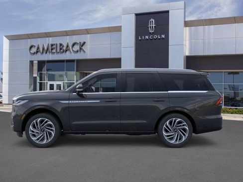 New 2025 Lincoln Navigator Reserve image 26