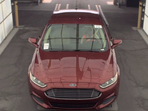 Used 2016 Ford Fusion SE FWD image 2