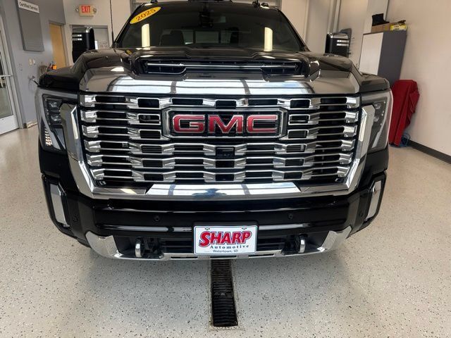 Used 2025 GMC Sierra 3500 Denali AWD/4WD image 6