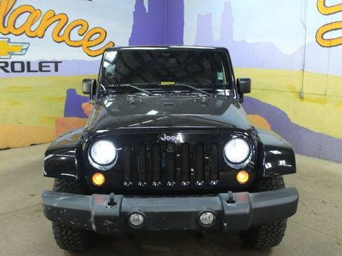 Used 2016 Jeep Wrangler Unlimited Rubicon w/ Dual Top Group AWD/4WD image 3