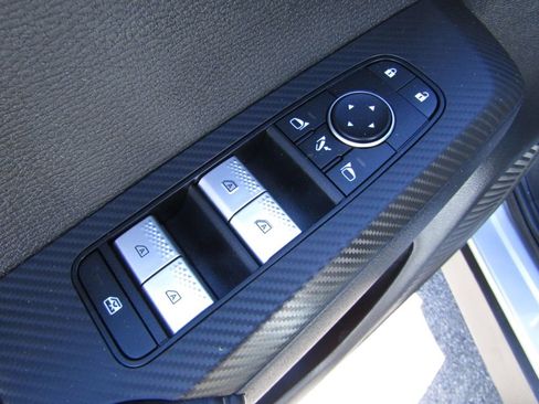 Used 2023 Mitsubishi Outlander SE image 13