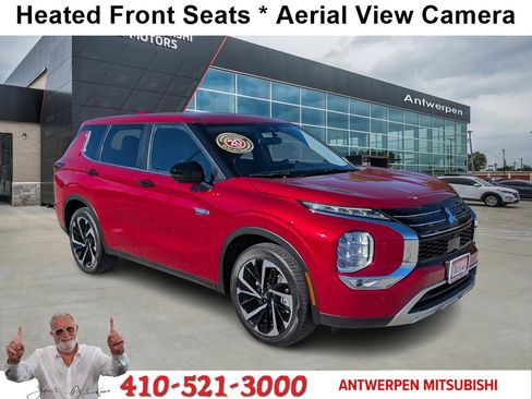 Used 2023 Mitsubishi Outlander SE image 1