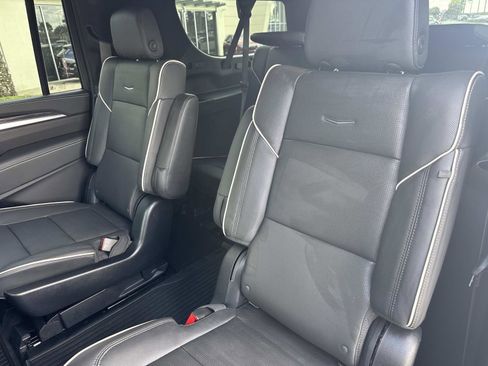 Certified 2025 Cadillac Escalade ESV Premium Luxury image 13