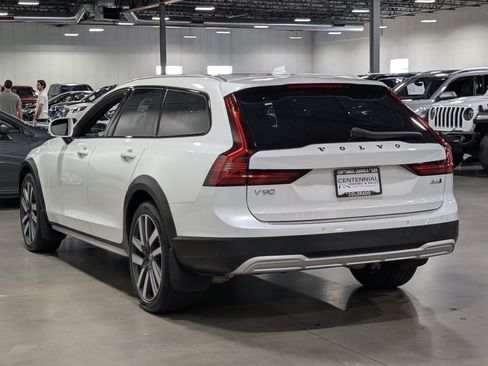 Used 2023 Volvo V90 B6 Cross Country Ultimate w/ Climate Package AWD/4WD image 5