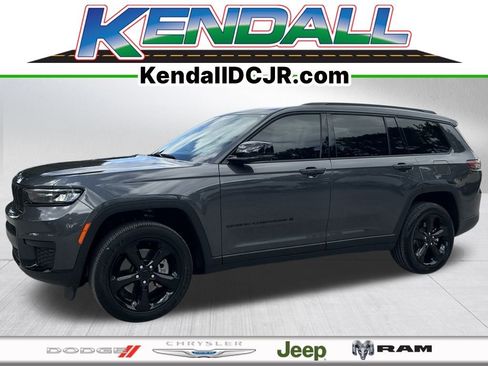 Certified 2023 Jeep Grand Cherokee L Laredo image 1