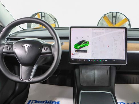 Used 2022 Tesla Model 3 Long Range image 16