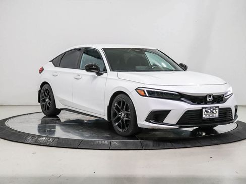Used 2023 Honda Civic Sport image 5