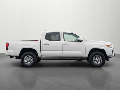 Used 2022 Toyota Tacoma SR image 8