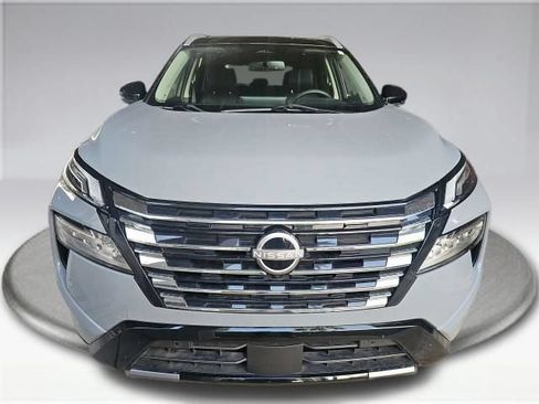 Used 2024 Nissan Rogue Platinum FWD image 2