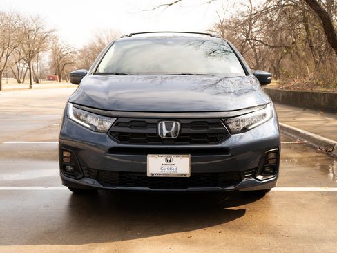 Certified 2026 Honda Odyssey EX-L image 3