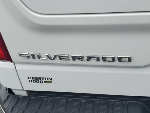 Used 2022 Chevrolet Silverado 1500 Custom w/ Safety Confidence Package AWD/4WD image 9