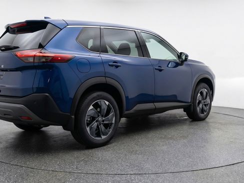 Used 2025 Nissan Rogue SV FWD image 9