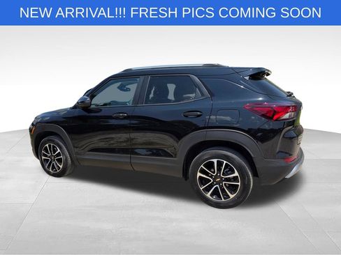 Used 2025 Chevrolet TrailBlazer LT AWD/4WD image 4