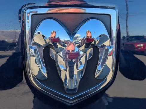 Used 2018 RAM 2500 Laramie w/ Cold Weather Group image 13