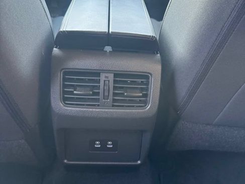 Used 2024 Nissan Rogue SV FWD image 31