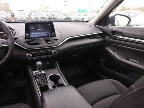 Used 2022 Nissan Altima 2.5 SV image 23