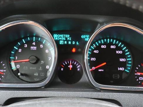 Used 2011 Chevrolet Traverse LT w/ Personal Connectivity Package AWD/4WD image 14
