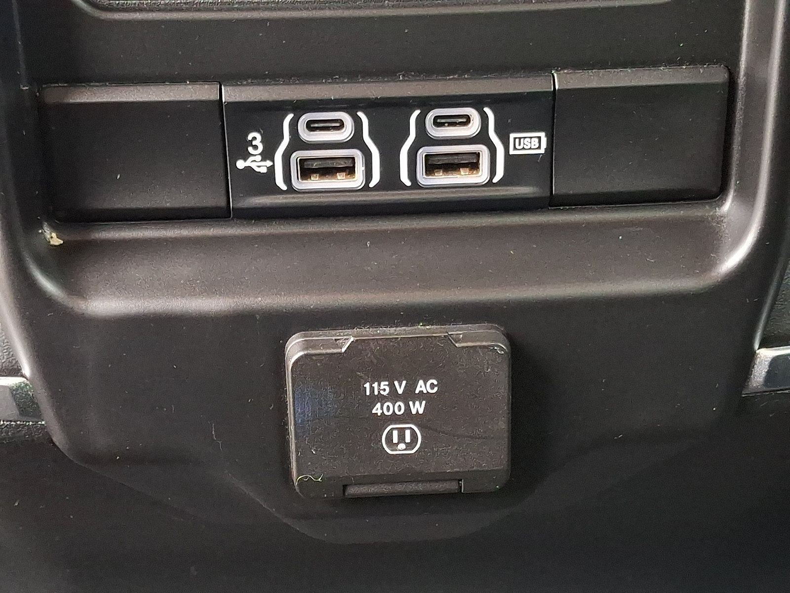 Used 2019 RAM 1500 Laramie AWD/4WD image 11