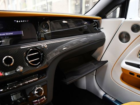 Certified 2025 Rolls-Royce Spectre Black Badge image 18